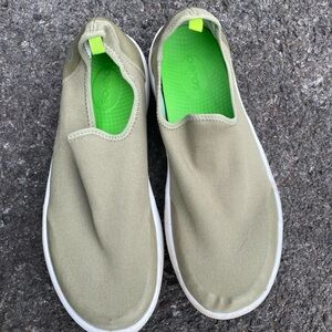 OOFOS Men’s Green Slip-On Recovery Size 10 Shoes | Lightweight Comfort